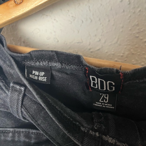 BDG Urban Outfitters Pin-Up High-Rise Denim Shorts - size 29 - Picture 4 of 5